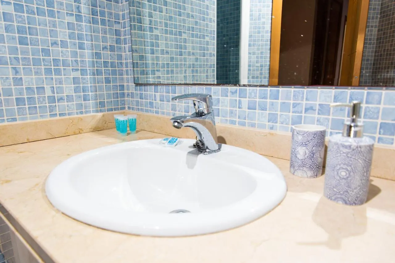 Holidays2Malaga Termica Apartment With Salt Water Pool 200M From The Beach